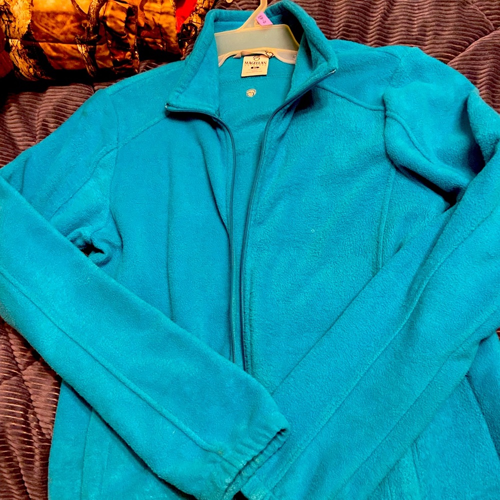 Women’s Magellan fleece jacket.